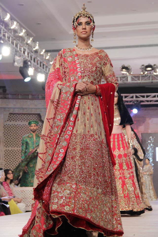 Ali Xeeshan showcased  â€œBaghawat" at PFDC Lâ€™Oreal Paris Bridal Week 2014 day 2