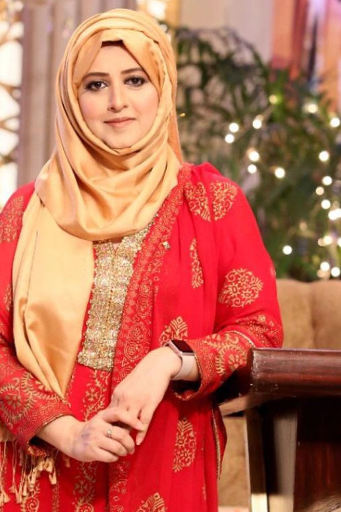 Bushra Iqbal images